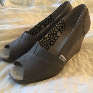 ⭐️Toms Stella wedges. Charcoal grey size 9.5